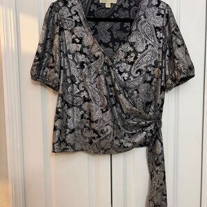 Michael Kors Women’s Foil Paisley Wrap Top Sort Sleeve